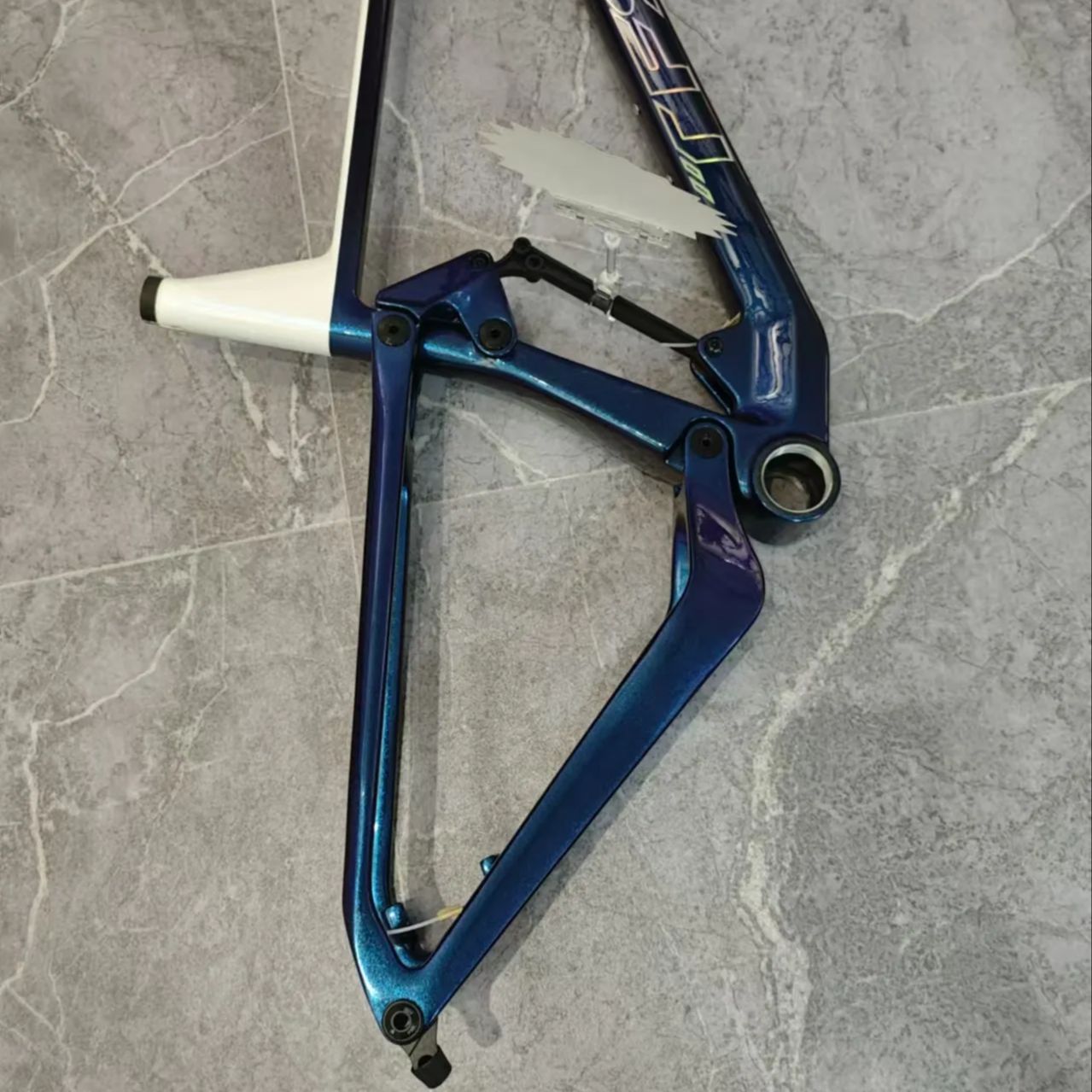 New MTB Carbon Fiber Soft tail - Mountain Biking New Forest 评论和价格